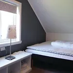 2 Bedroom Awesome In Torvikbygd * Tyrvikbygd