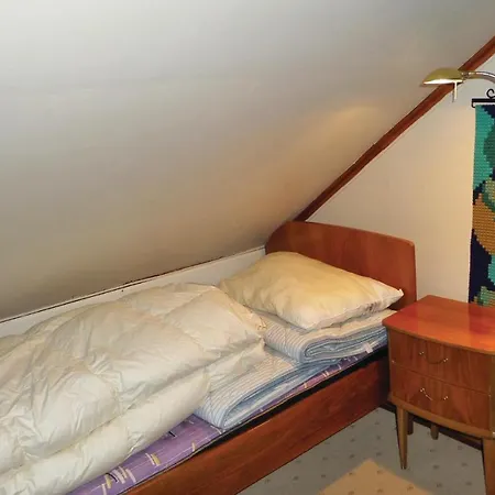 Nyaraló 2 Bedroom Awesome In Torvikbygd *