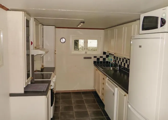 Ferienhaus 2 Bedroom Awesome In Torvikbygd