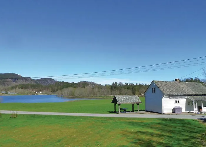 Ferienhaus 2 Bedroom Awesome In Torvikbygd Tyrvikbygd