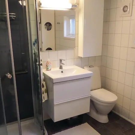 2 Bedroom Awesome In Torvikbygd * Tyrvikbygd