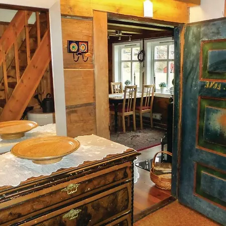 Сasa de vacaciones 2 Bedroom Awesome In Torvikbygd *